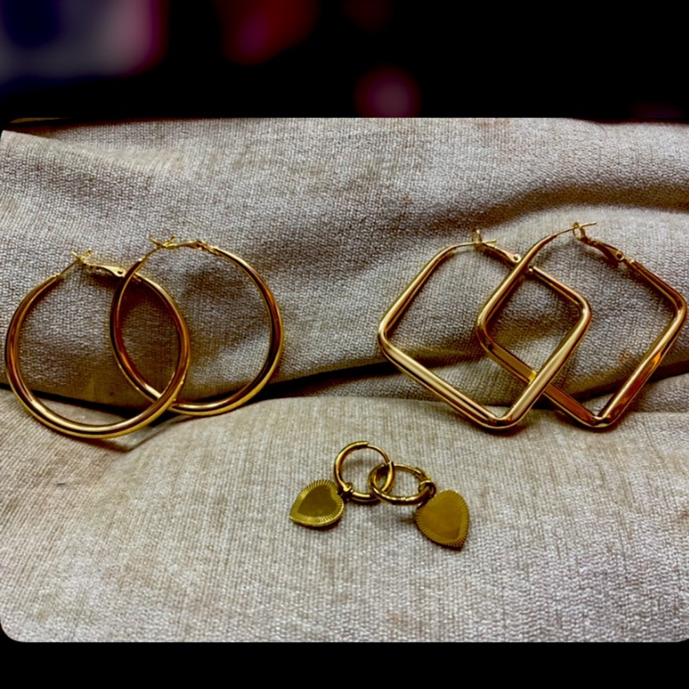 Gold Earring Set